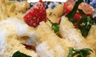 One Pan Garlic Chicken Pesto Pasta